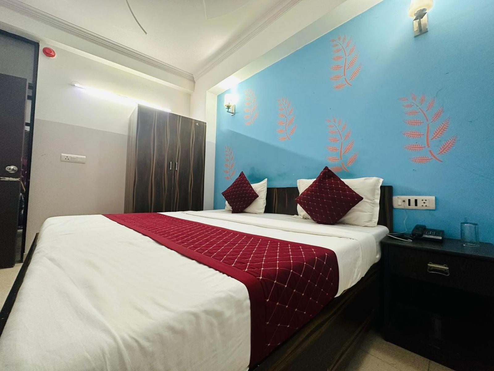 Hotel Galaxy Inn Near Delhi International Airport New Delhi Eksteriør billede