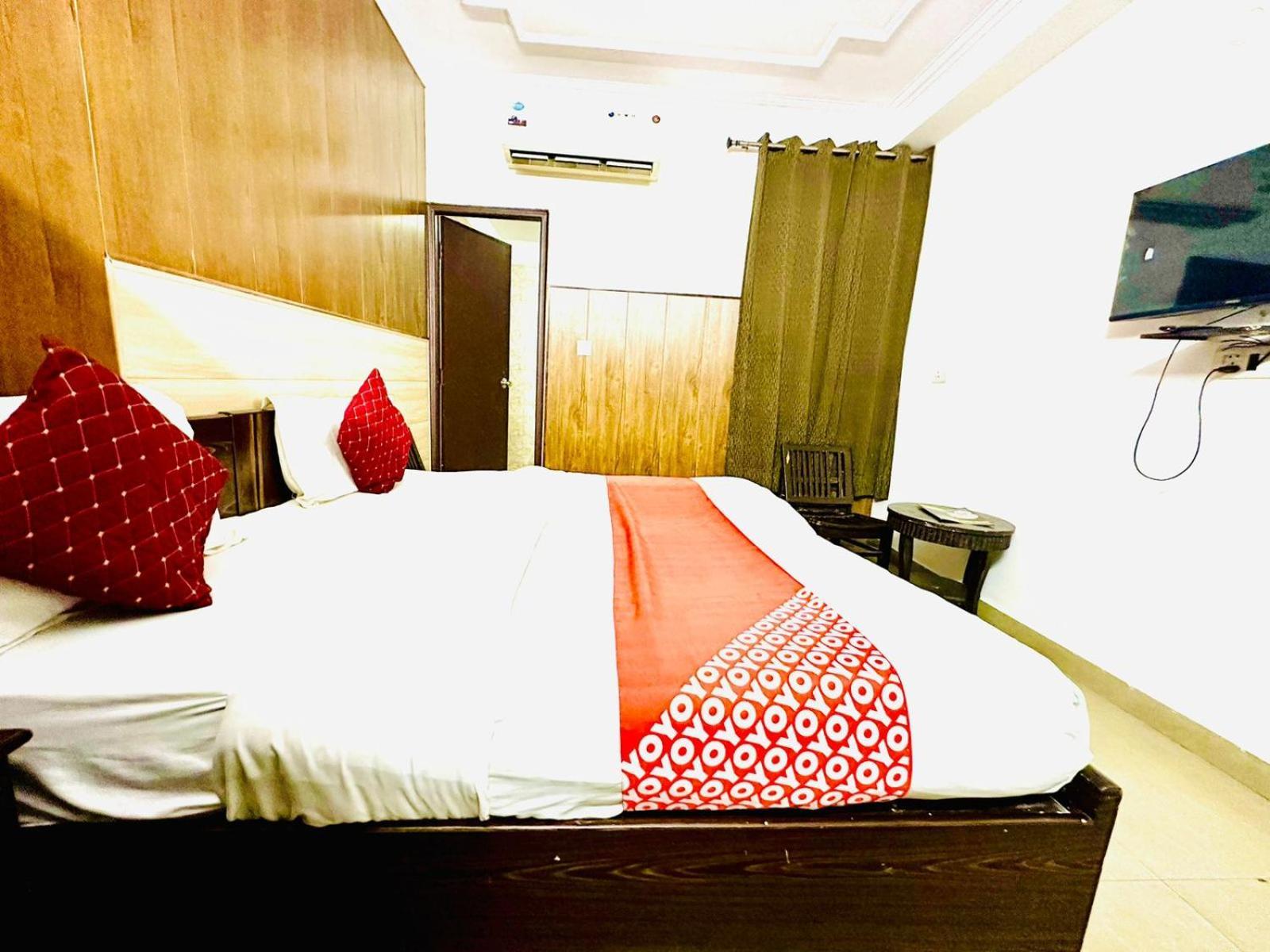 Hotel Galaxy Inn Near Delhi International Airport New Delhi Eksteriør billede