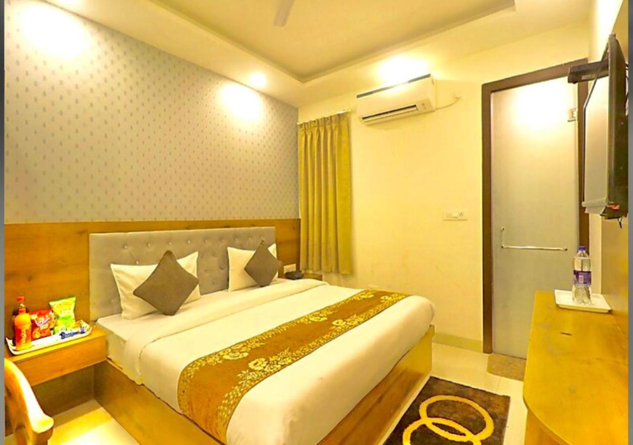 Hotel Galaxy Inn Near Delhi International Airport New Delhi Eksteriør billede