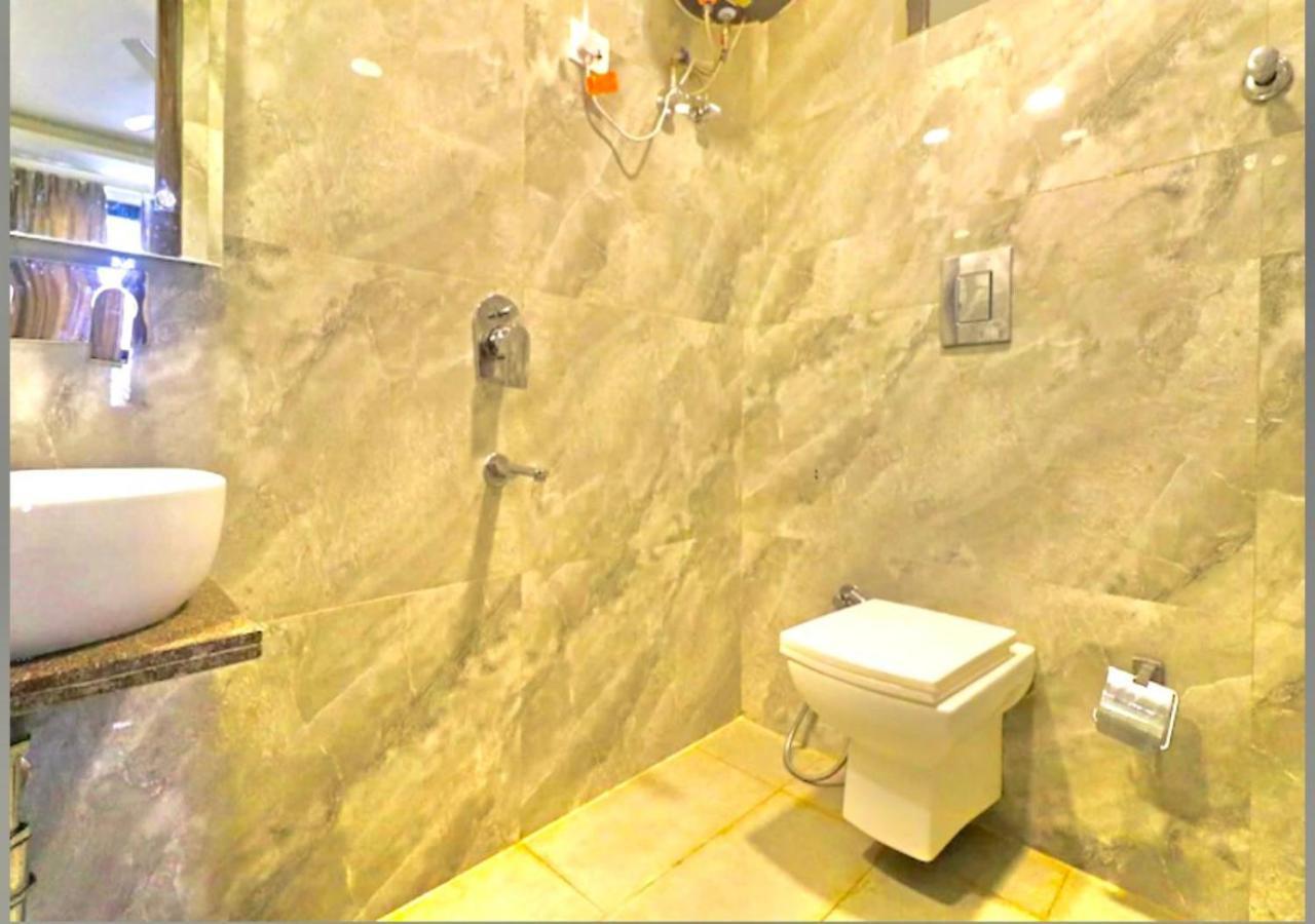 Hotel Galaxy Inn Near Delhi International Airport New Delhi Eksteriør billede