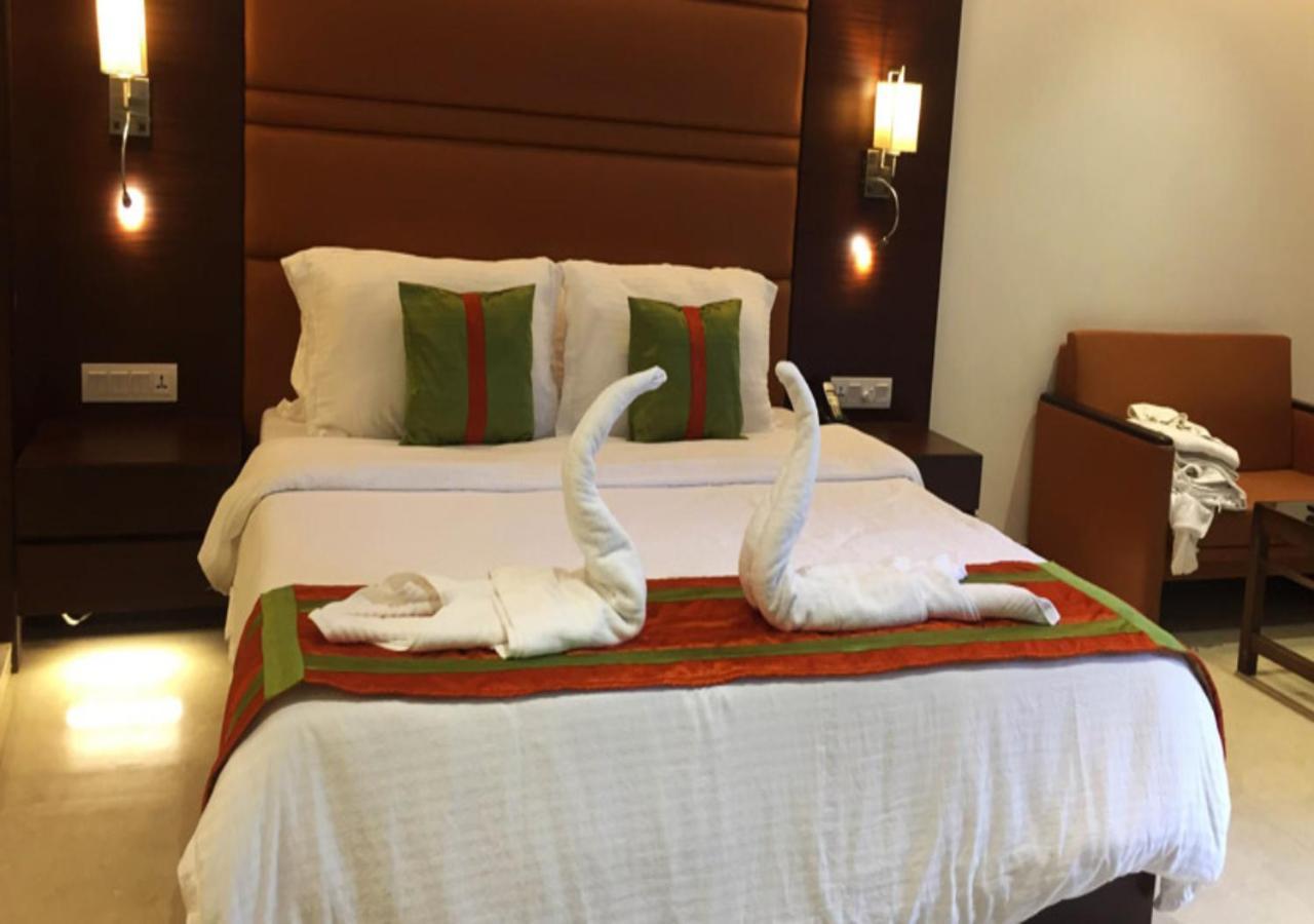 Hotel Galaxy Inn Near Delhi International Airport New Delhi Eksteriør billede